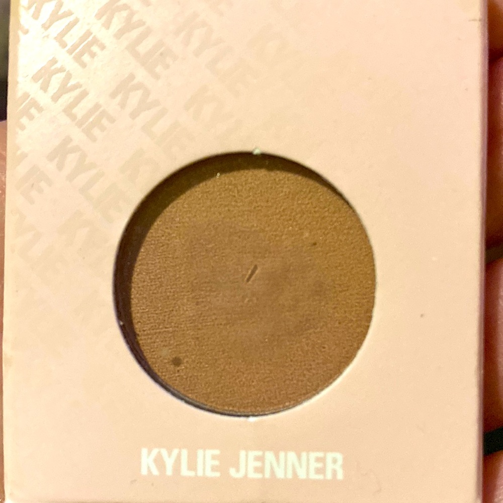 Kylie Cosmetics “PARTY TIME” single eye shadow